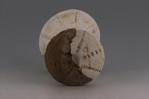 新石器时代大溪文化弧顶戳印指压纹红陶支座