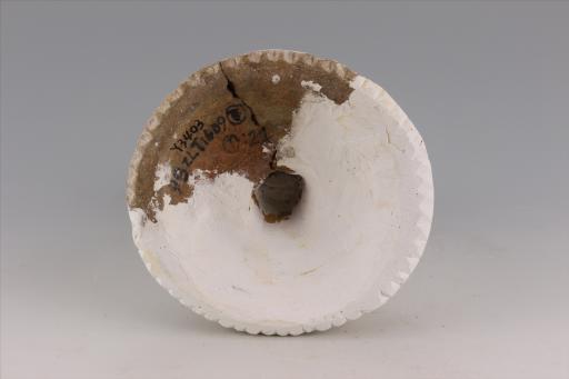 新石器时代大溪文化弧顶戳印指压纹红陶支座