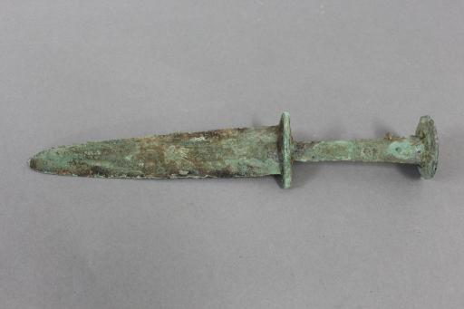 战国时期扁空心茎血槽铜匕首