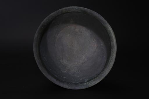 东汉仰折沿束颈铺首衔环铜鋗