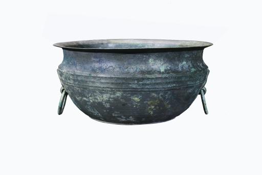 东汉仰折沿束颈铺首衔环铜鋗
