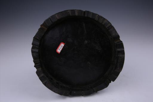 中华民国镂空三足缠枝纹黑漆木器座