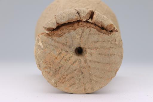 新石器时代大溪文化叶脉纹夹砂红陶支座