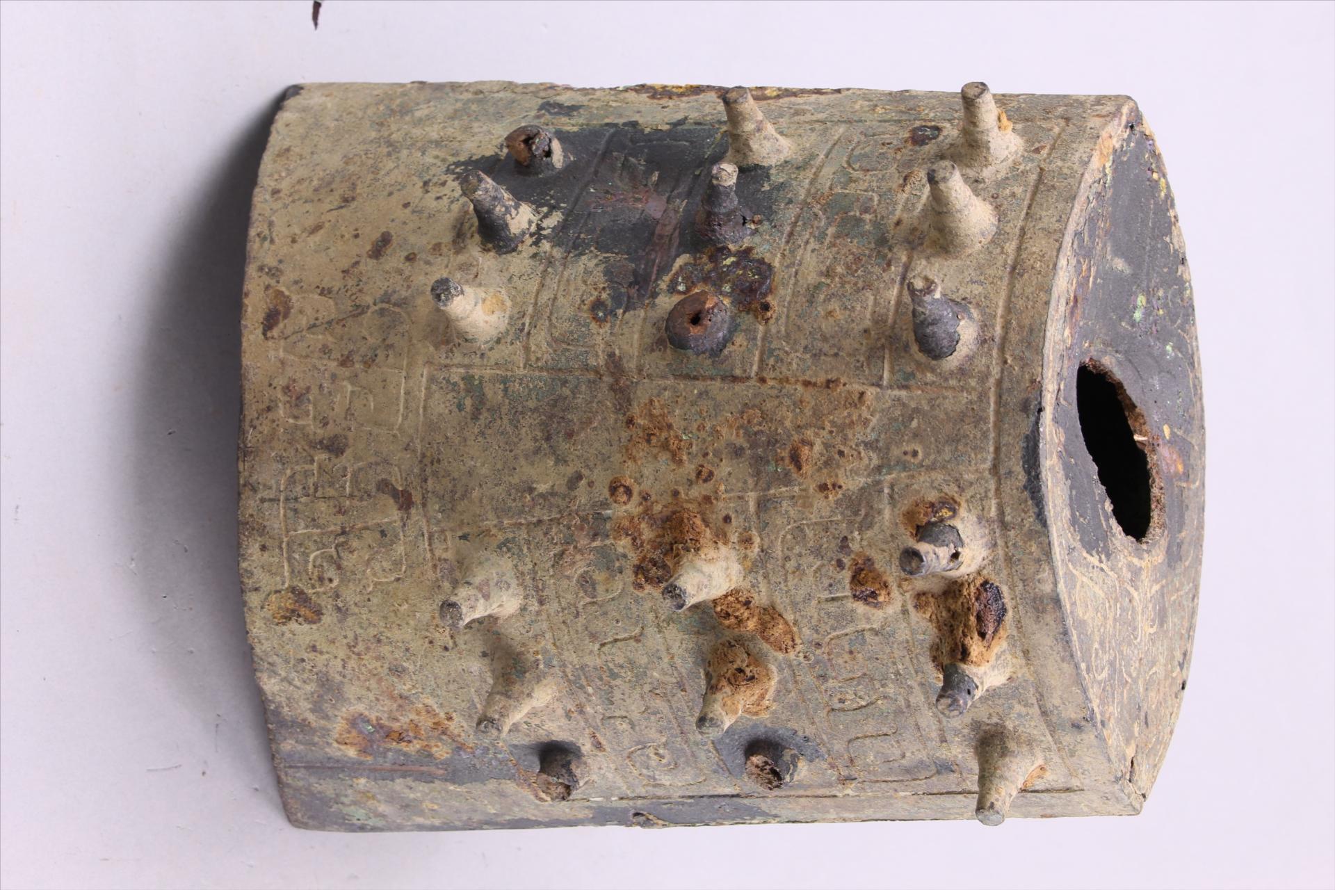 西周晚期雷纹铜甬钟