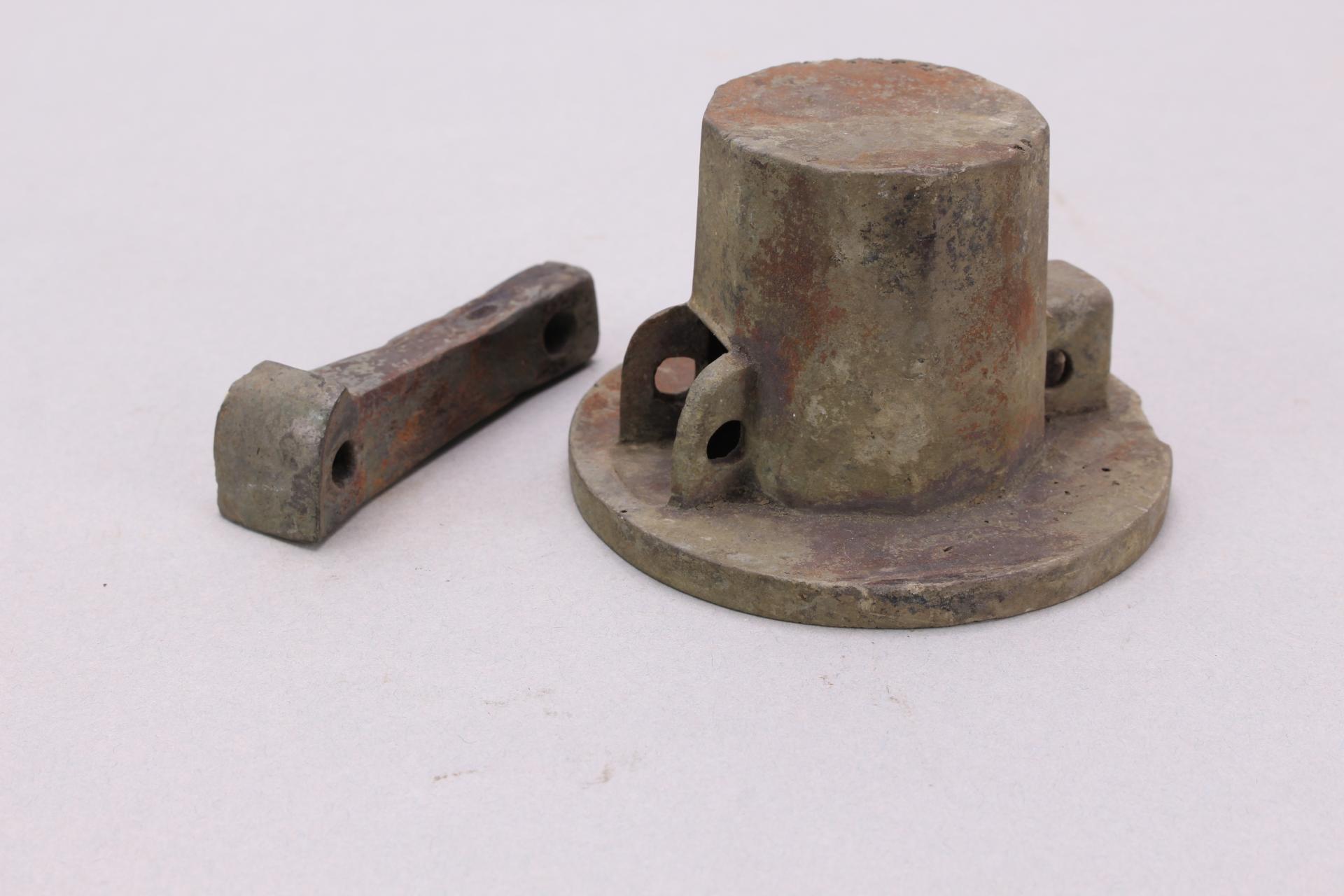 战国时期多棱形铜车軎