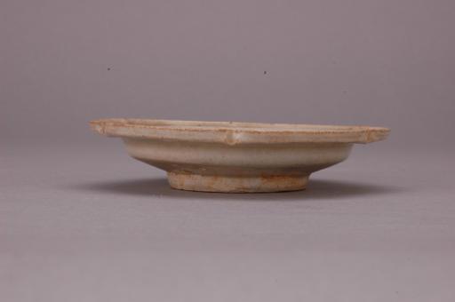 宋荷口影青釉瓷盏托
