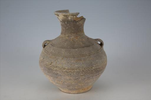 南朝侈口双耳凹弦纹灰陶壶