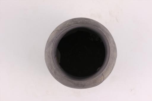 新石器时代屈家岭文化高颈鼓腹圈足黑陶罐