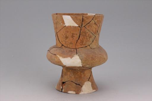 新石器时代大溪文化侈口曲腹高圈足泥质红陶杯