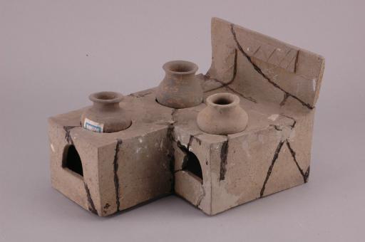 西汉曲尺形泥质灰陶灶