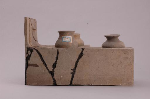 西汉曲尺形泥质灰陶灶