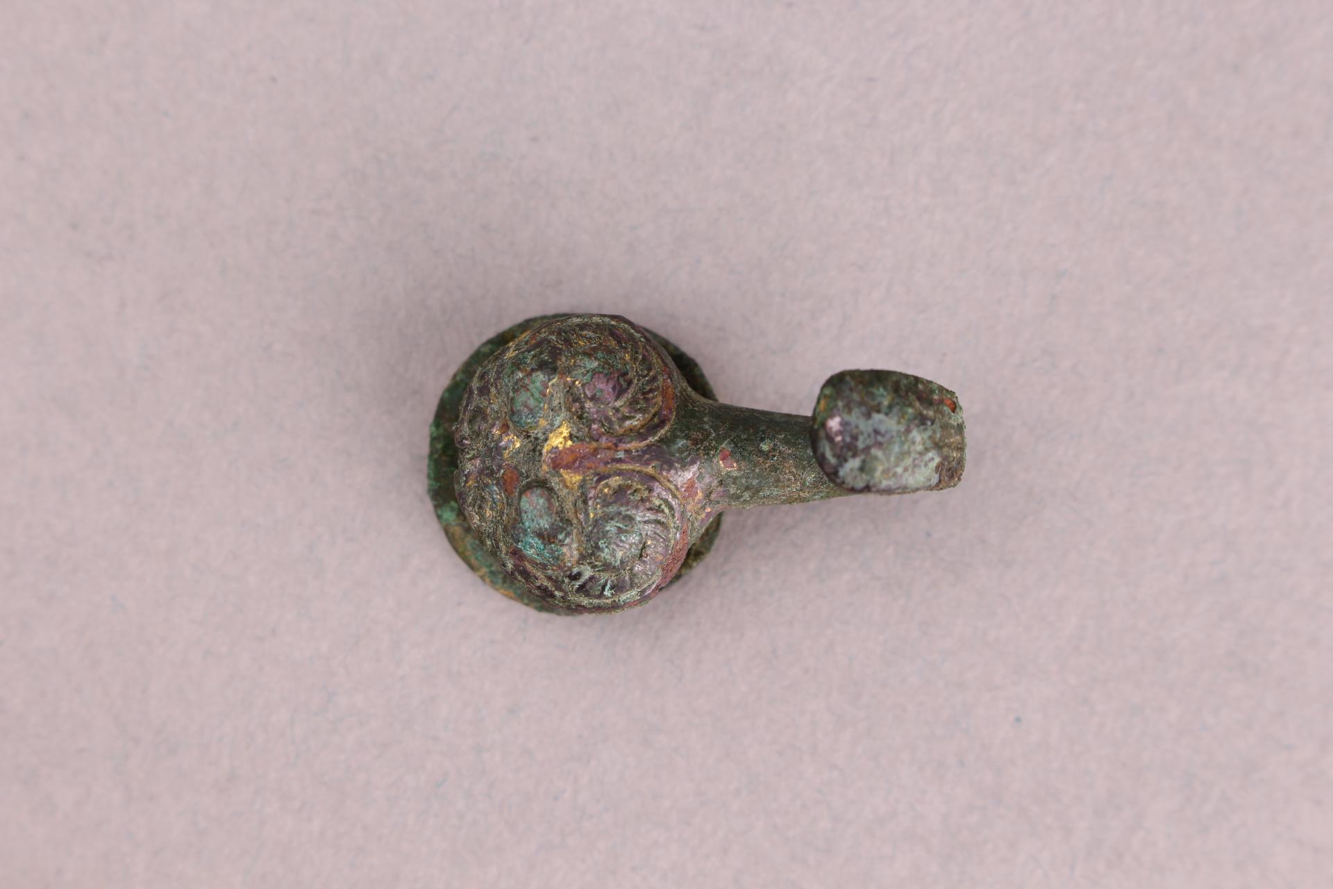 西汉兽面纹铜带钩