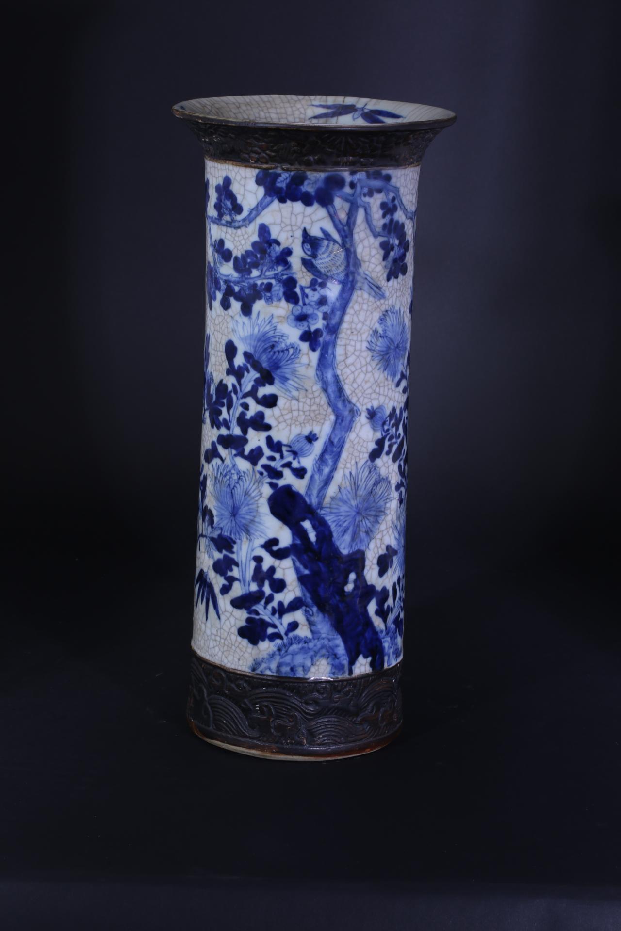 清光绪“成化”款青花花鸟纹铁花哥釉瓷筒觚