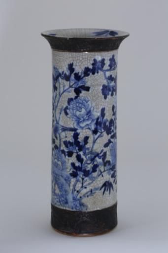 清光绪“成化”款青花花鸟纹铁花哥釉瓷筒觚