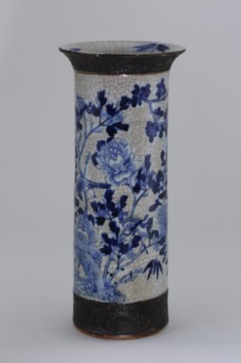 清光绪“成化”款青花花鸟纹铁花哥釉瓷筒觚