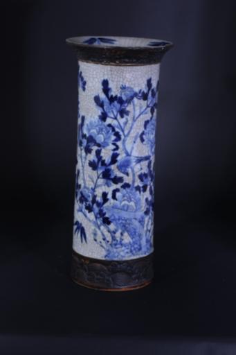 清光绪“成化”款青花花鸟纹铁花哥釉瓷筒觚