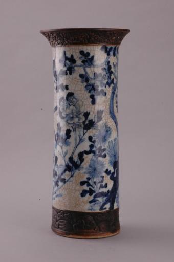清光绪“成化”款青花花鸟纹铁花哥釉瓷筒觚