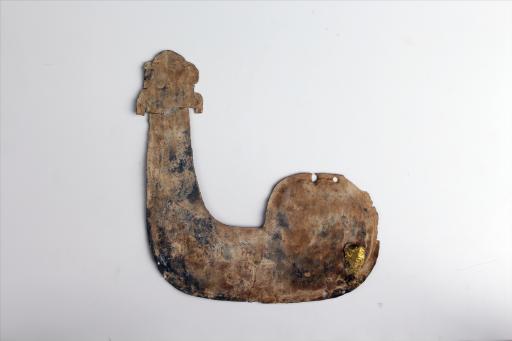 春秋时期龙首蝌蚪形包金箔锡饰片