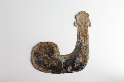 春秋时期龙首蝌蚪形包金箔锡饰片