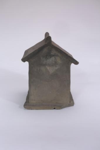 明硬山式高脊陶屋