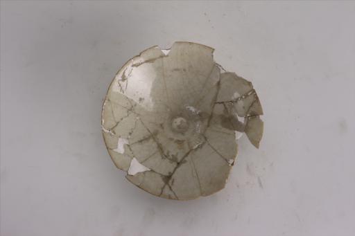 宋斗笠形花口开片青白釉瓷碗