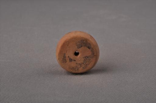 新石器时代屈家岭文化算珠形中穿夹细砂黄褐陶纺轮