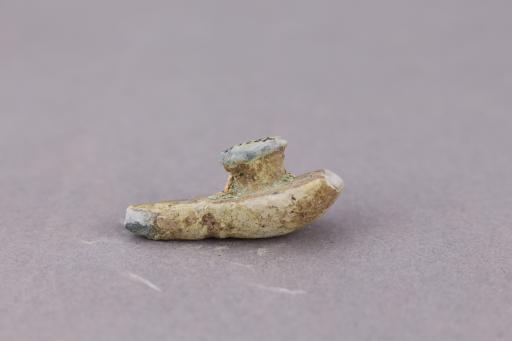 汉凸弦纹陶带钩