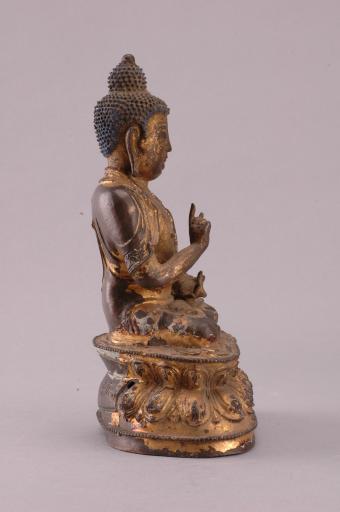 明黄铜漆金阿弥陀佛