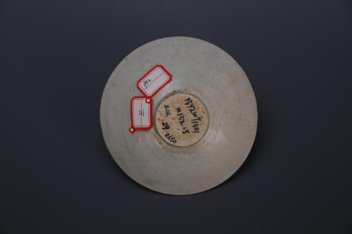 宋敞口饼足影青釉瓷碟