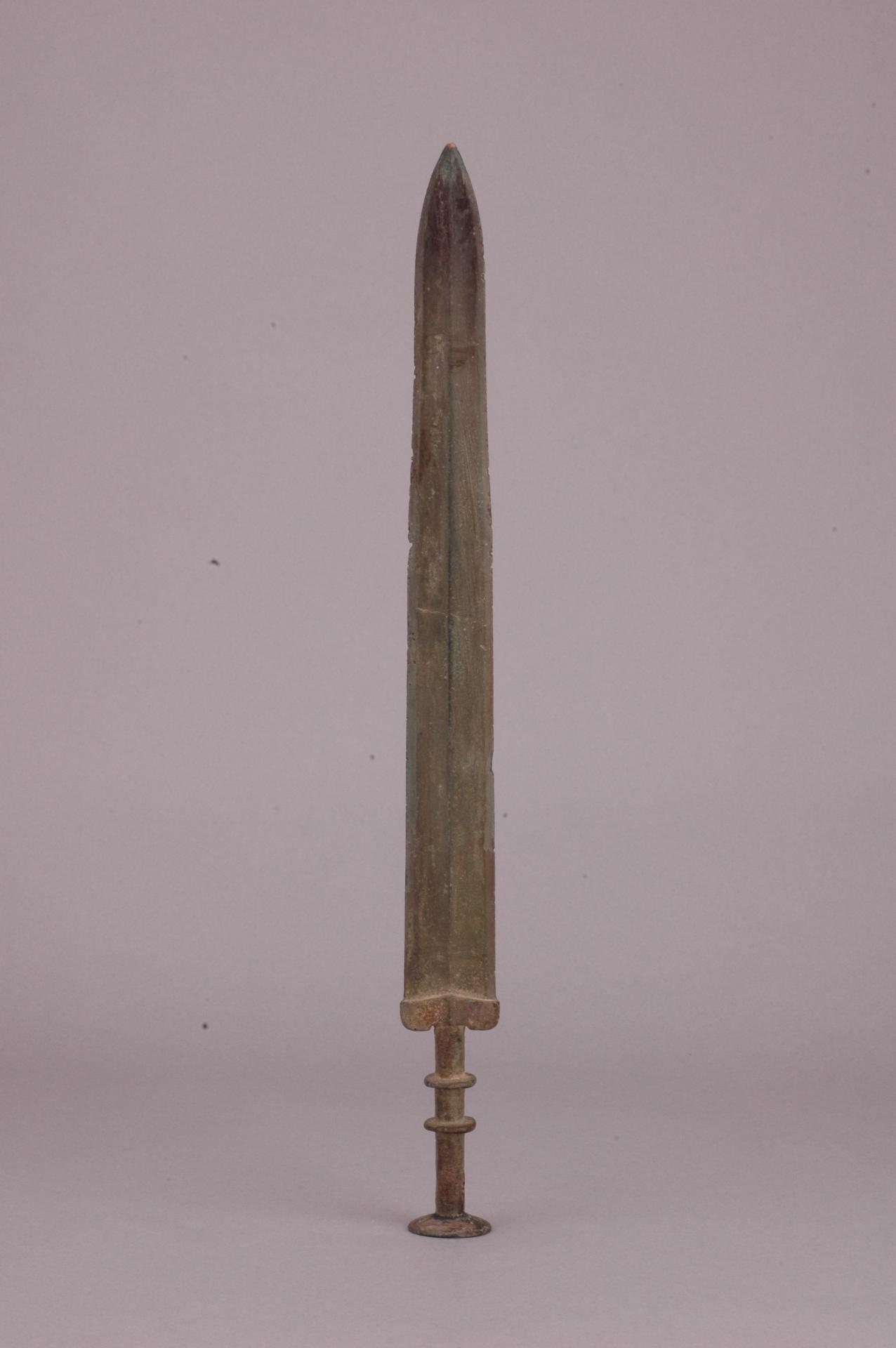 战国中期双箍铜剑