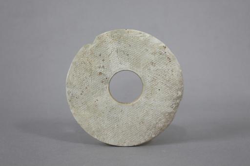 西汉涡纹乳白色玉璧