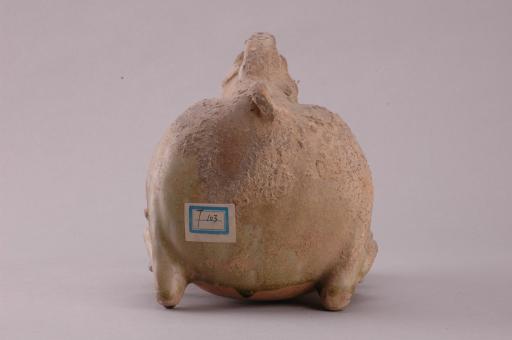 南朝提梁青釉瓷虎子