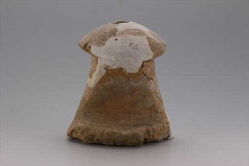 新石器时代屈家岭文化弓背弧顶绳纹夹砂粗泥红陶支座