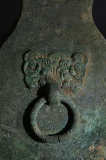 东汉铺首衔环铜钫壶