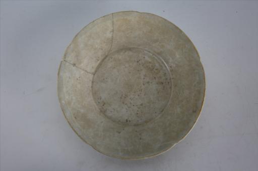 宋葵瓣口圈足青白釉瓷盘