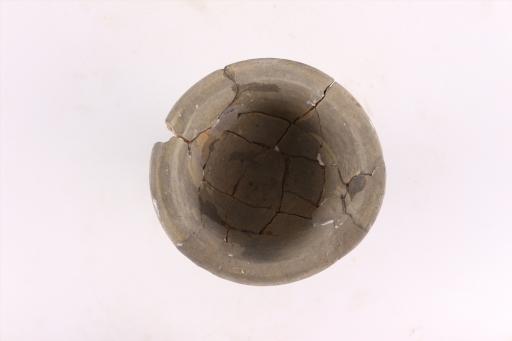 新石器时代屈家岭文化侈口弧腹高圈足黑陶杯