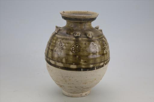 唐盘口饼足四系花卉纹青灰胎开片灰绿釉瓷壶