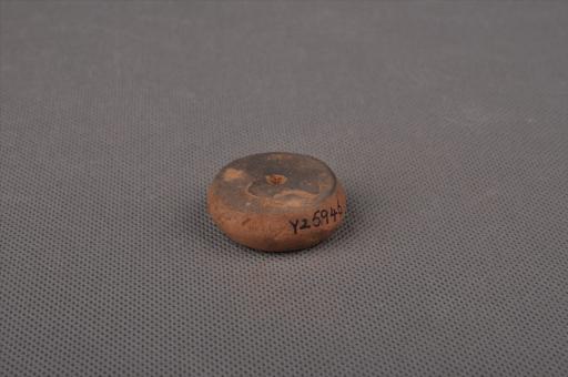新石器时代屈家岭文化算珠形中穿夹细砂黄褐陶纺轮