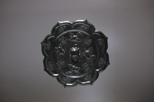 唐四鸟莲花铜镜
