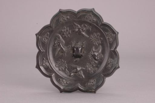 唐四鸟莲花铜镜