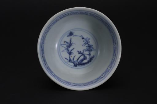 明竹节高足柄青花花草纹瓷锺