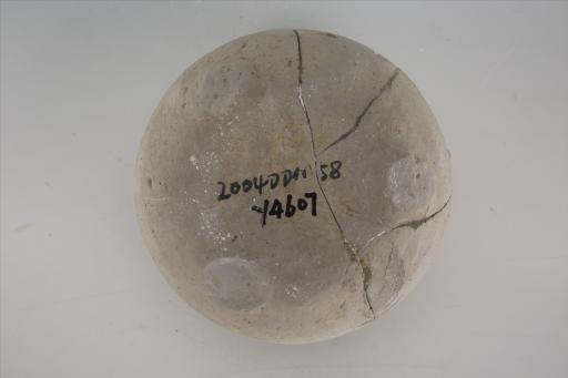 东汉子母口扁鼓腹弦纹夹细砂灰陶鼎