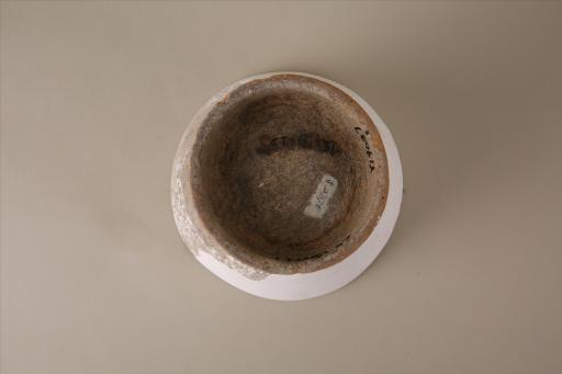 新石器时代大溪文化侈口斜直壁圈足凸棱夹砂红褐陶碗