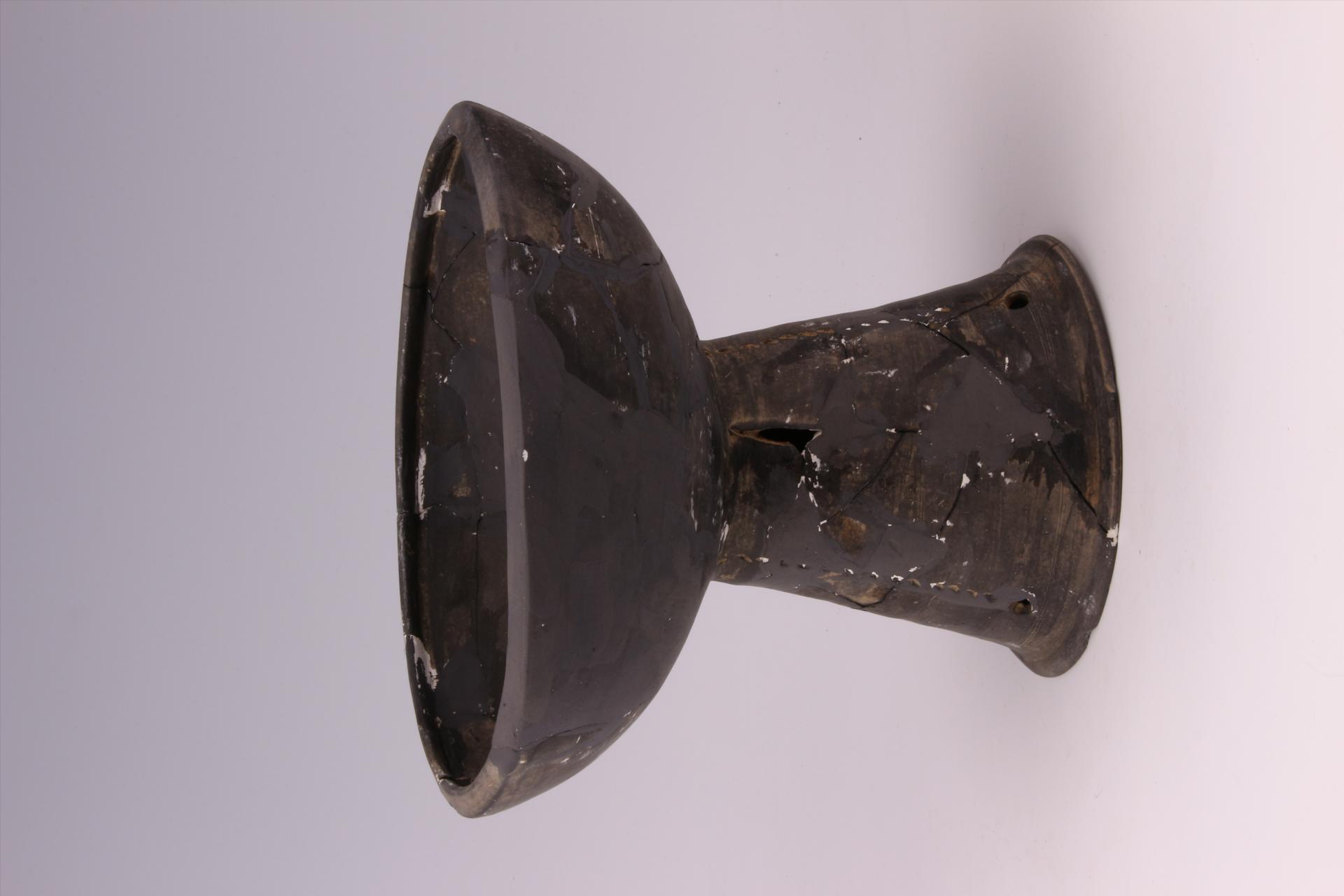 新石器时代屈家岭文化镂空高圈足泥质黑陶豆
