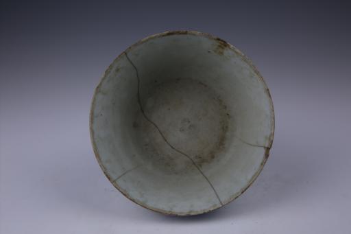 中华民国侈口弧腹圈足青花姜太公松林垂钓纹瓷碗