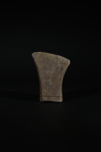 战国时代长方形銎铜斧