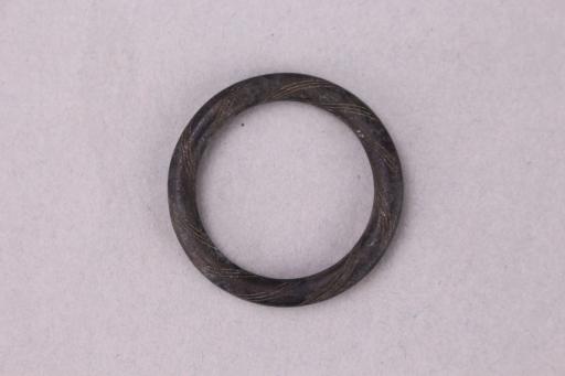 战国时期弧线纹铜环