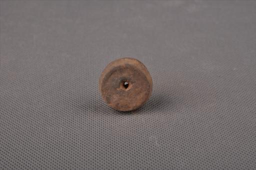 新石器时代屈家岭文化算珠形中穿夹细砂黄褐陶纺轮