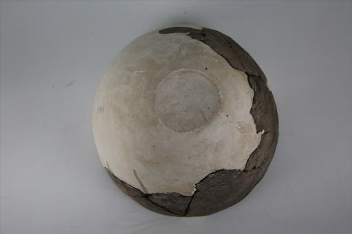 商敞口斜直腹绳纹夹砂灰黑陶盆