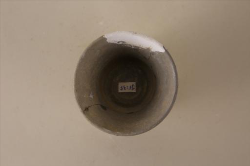 新石器时代屈家岭文化内凹仰折沿折腹喇叭形高圈足夹砂灰陶杯